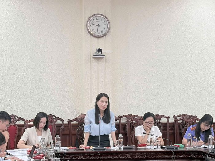 Các đại biểu phát biểu tại hội thảo
