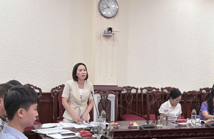 Các đại biểu phát biểu tại hội thảo