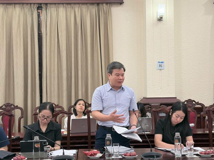 Các đại biểu phát biểu tại hội thảo
