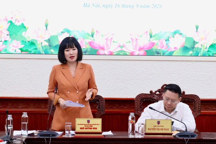 Phó Cục trưởng Cục Phổ biến, giáo dục pháp luật và Trợ giúp pháp lý Ngô Quỳnh Hoa trình bày tóm tắt nội dung dự thảo Nghị định