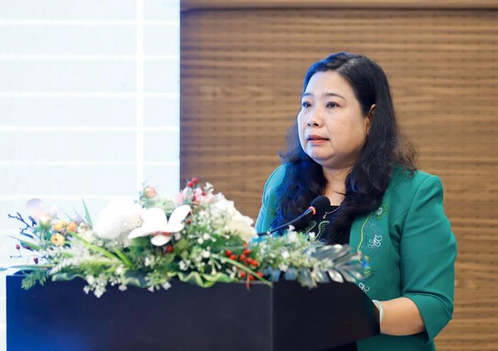 Phó Bí thư Thành ủy, Chủ tịch Ủy ban MTTQ Việt Nam TP. Cần Thơ Hồ Thị Cẩm Đào phát biểu tại hội nghị. Ảnh: Tổng Liên đoàn lao động Việt Nam