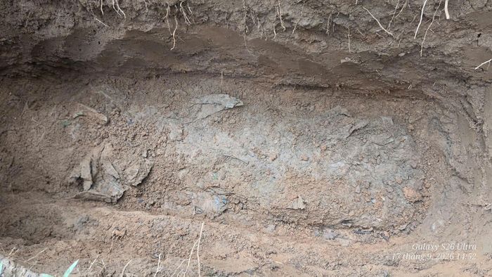 Hài cốt liệt sĩ được phát hiện ở độ sâu 1,2 mét