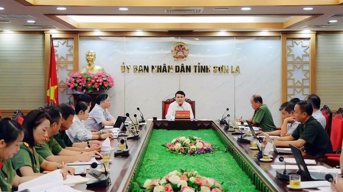 Lãnh đạo UBND tỉnh Sơn La làm việc với Công an tỉnh, Sở Ngoại vụ và các đơn vị liên quan về rà soát các quy định quản lý người nước ngoài.
