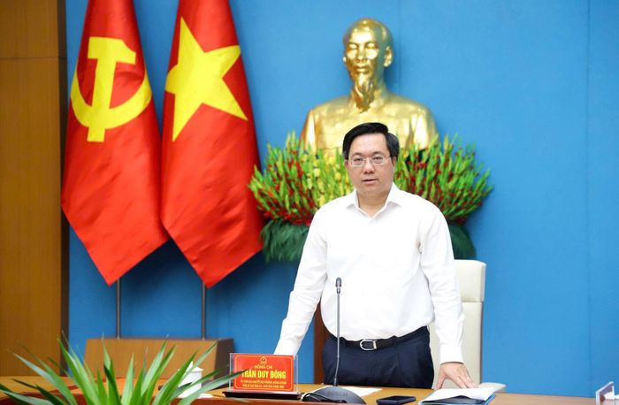 Chủ tịch UBND tỉnh Phú Thọ Trần Duy Đông chủ trì hội nghị