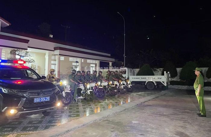 Công an Cà Mau tuần tra bảo ANTT trên địa bàn.