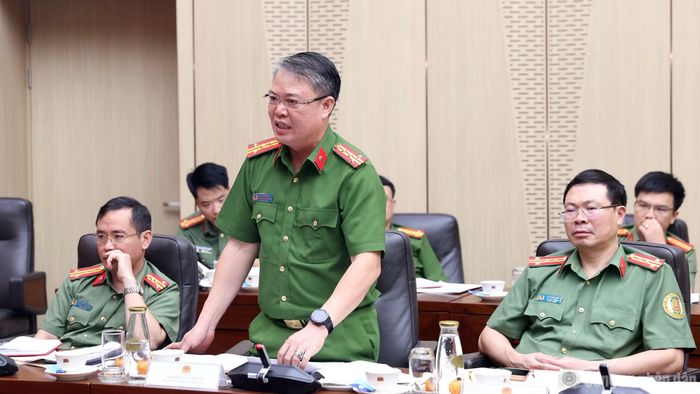 Các đại biểu trao đổi, thảo luận về công tác tuyên truyền, lễ tân, hậu cần, an ninh, y tế và các điều kiện phục vụ Hội nghị.