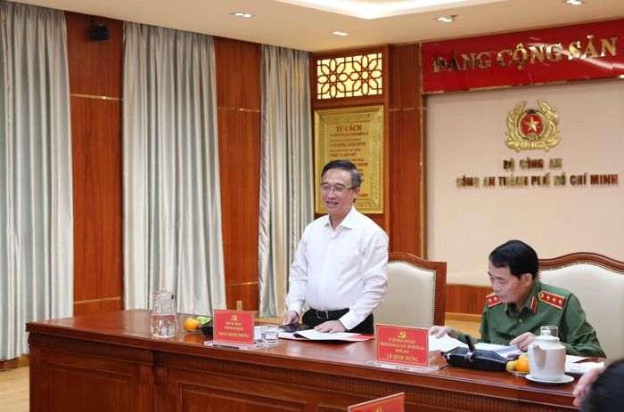 Đồng chí Đặng Minh Thông, Phó Bí thư Thành ủy TP Hồ Chí Minh, phát biểu ý kiến.
