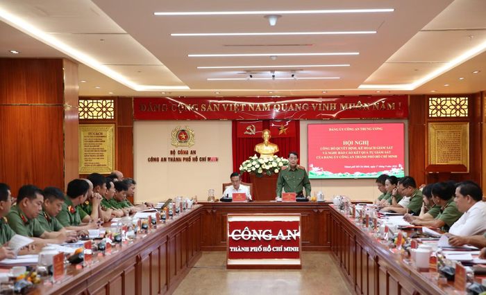 Quang cảnh hội nghị công bố quyết định giám sát đối với Đảng ủy Công an TP Hồ Chí Minh.