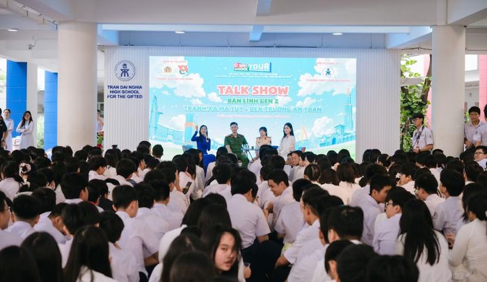 Talk show “Bản lĩnh Gen Z: Tránh xa ma túy - Đến trường an toàn” thu hút sự theo dõi, tham gia trao đổi ý kiến của đông đảo học sinh.
