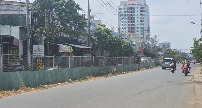 Tuyến đường Lương Định Của đoạn chạy qua dự án phải chịu cảnh "thắt cổ chai" hàng chục năm.