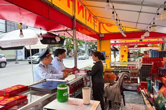 Khuyến khích người tiêu dùng lựa chọn các thực phẩm đảm bảo an toàn thực phẩm.