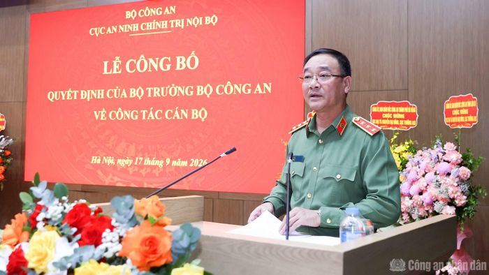 Thứ trưởng Phạm Thế Tùng đề nghị Cục An ninh chính trị nội bộ tiếp tục phát huy trí tuệ, năng lực, sở trường, tinh thần đoàn kết, tham mưu để cùng Đại tá Nguyễn Đại Đồng và tập thể Đảng ủy, lãnh đạo đơn vị thực hiện thắng lợi các nhiệm vụ được giao.