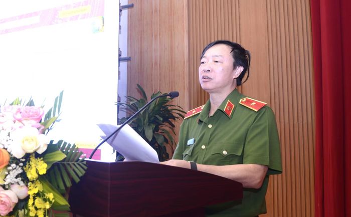 Thiếu tướng Nguyễn Ngọc Cương, Giám đốc Trung tâm Dữ liệu quốc gia báo cáo tóm tắt kết quả xây dựng, triển khai Trung tâm Dữ liệu quốc gia.