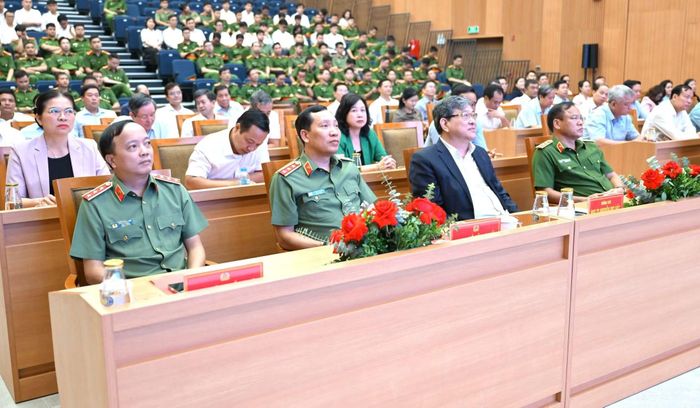 Các đại biểu tại buổi làm việc.