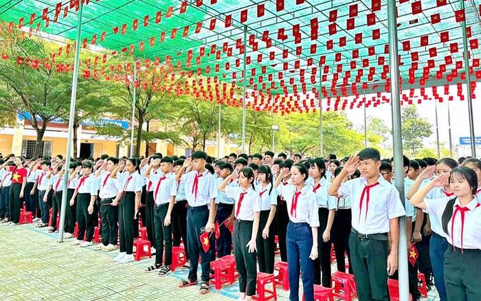 Học sinh Trường THCS Nguyễn Văn Ẩn, Tây Ninh.