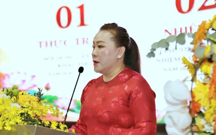 Bà Lâm Hồng Lãm Thúy, Trưởng phòng Quản lý cơ sở giáo dục ngoài công lập, Sở Giáo dục và Đào tạo Thành phố Hồ Chí Minh.
