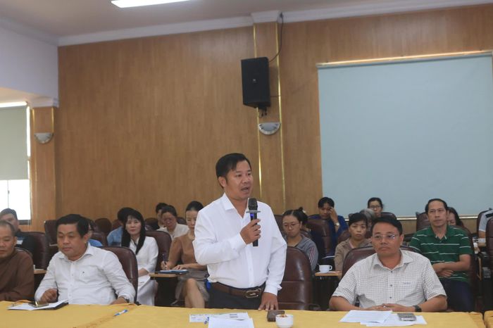 Đại biểu chia sẻ về việc thực hiện dự án.