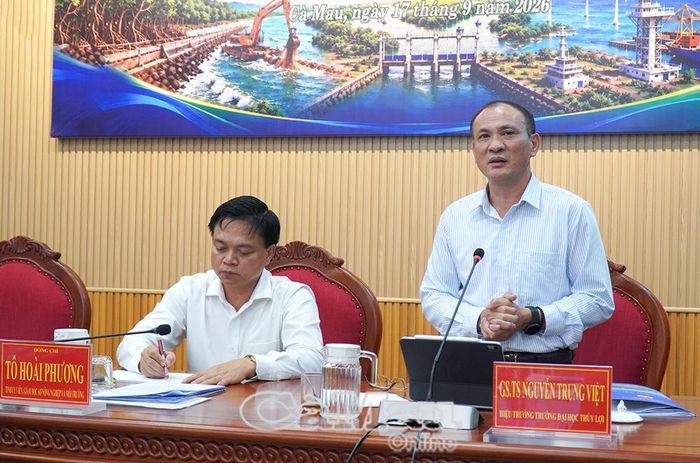 GS. TS Nguyễn Trung Việt, Hiệu trưởng Trường Đại học Thuỷ lợi, khẳng định sẽ đồng hành cùng Cà Mau trong chuyển giao công nghệ AI, cảnh báo sớm sạt lở và bảo đảm an ninh nguồn nước.