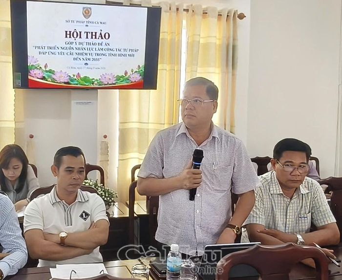  Ông Đặng Minh Pháp, Phó Bí thư Đảng uỷ, Chủ tịch UBND xã An Trạch, đóng góp ý kiến tại hội thảo.