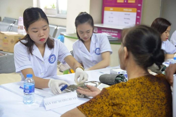 Chăm sóc các bệnh không lây nhiễm là một trong những ưu tiên của hệ thống y tế. Ảnh: Đ. KHOA