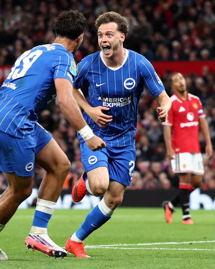 Brighton giành vé đi tiếp tại Old Trafford sau màn ngược dòng