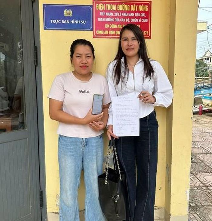 Lê Thị Thu Huyền (bên trái) và chị Trần Thị Dung (bên phải).