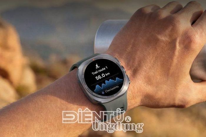 Galaxy Watch Ultra2 khác gì so với Galaxy Watch Ultra và Galaxy Watch9