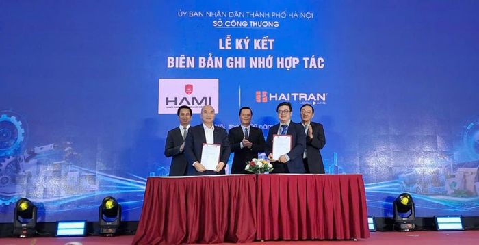 Lễ ký kết Biên bản ghi nhớ hợp tác MOU giữa các hiệp hội, doanh nghiệp trong khuôn khổ triển lãm.