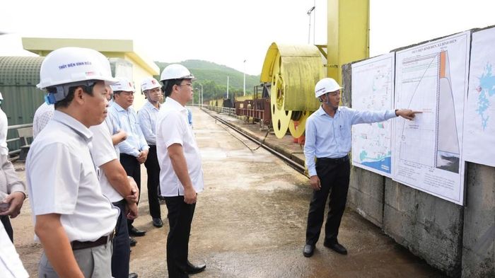 Chủ tịch UBND thành phố Lê Trí Thanh kiểm tra tại hồ thủy điện Bình Điền