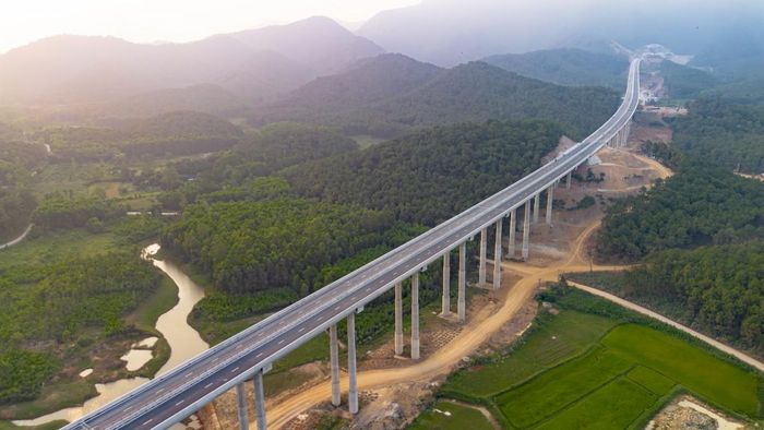 Đoạn cao tốc Vinh - Thanh Thủy qua xã Kim Bảng dài 22,2 km, đang được địa phương tập trung tháo gỡ vướng mắc, đẩy nhanh giải phóng mặt bằng để phục vụ thi công.