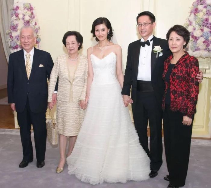 Lý Gia Hân rời showbiz sau khi thành dâu hào môn.