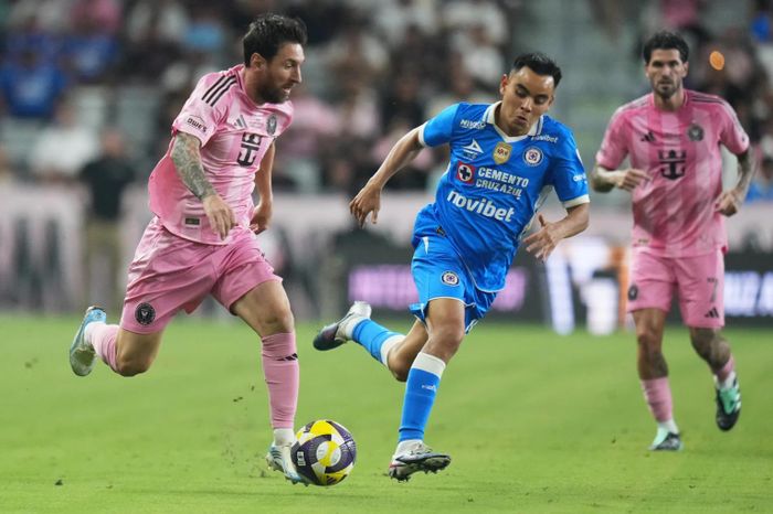 Lionel Messi ghi bàn thắng thứ 100 cho Inter Miami trên mọi đấu trường. (Ảnh: AP)