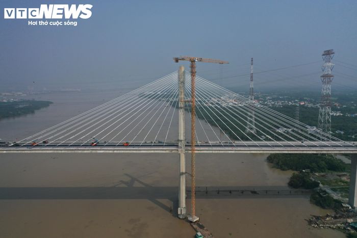 Theo Tổng công ty Đầu tư phát triển đường cao tốc Việt Nam (VEC), cầu Phước Khánh thuộc gói thầu J3-1, đoạn từ Km29+264 đến Km32+450. Đây là một trong hai gói thầu cuối cùng của dự án cao tốc Bến Lức - Long Thành.