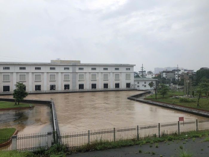 Trạm bơm tiêu Yên Nghĩa được vận hành trong ngày 17-9-2026. Ảnh: Tùng Nguyễn.
