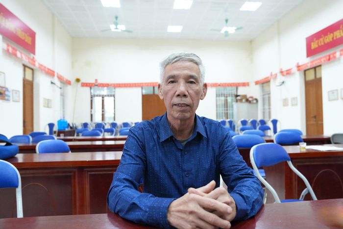Ông Bùi Hữu Đăng, người uy tín tại thôn Yên Hồng chia sẻ với phóng viên. Ảnh: Công Phương