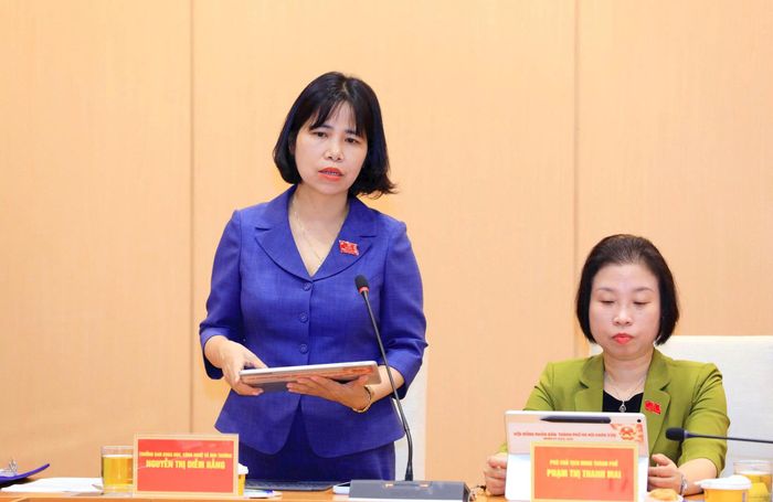 Trưởng ban Khoa học, Công nghệ và Môi trường, HĐND thành phố Nguyễn Thị Diễm Hằng phát biểu tại buổi làm việc. Ảnh: Lê Hải
