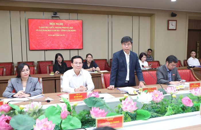 Bí thư Đảng ủy, Chủ tịch HĐND xã Nam Ban Lâm Hà Nguyễn Văn Châu phát biểu tại buổi làm việc. Ảnh: Thanh Hải