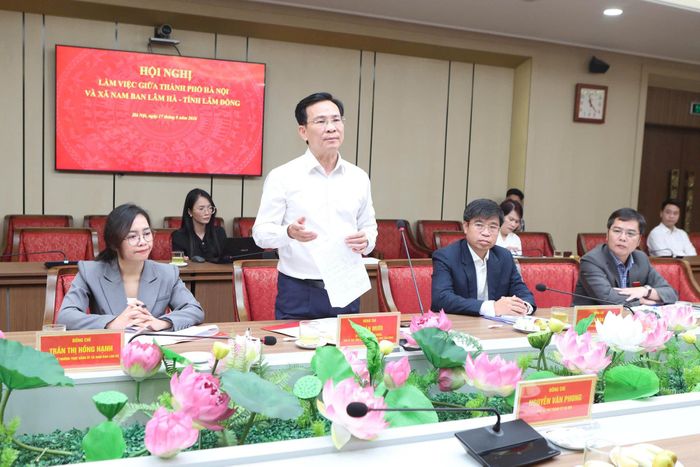 Chủ tịch UBND tỉnh Lâm Đồng Hồ Văn Mười phát biểu tại buổi làm việc. Ảnh: Thanh Hải
