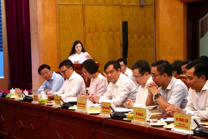 Các đại biểu tại buổi làm việc. Ảnh: PN