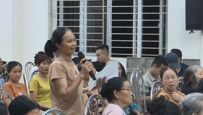 Mọi thông tin được minh bạch, mọi thắc mắc của người dân được giải đáp đã tạo nên sự đồng thuận lớn trong công tác GPMB tại Thượng Phúc. Ảnh Vân Nga.