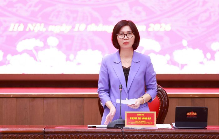 Phó Bí thư Thành ủy, Chủ tịch HĐND thành phố Hà Nội Phùng Thị Hồng Hà phát biểu tại buổi tiếp Đoàn khảo sát số 2 của Ban Chỉ đạo Đề án về khảo sát để xây dựng Đề án trình Bộ Chính trị về “Tăng cường vai trò lãnh đạo của Đảng đối với hoạt động giám sát của Quốc hội, của HĐND" (thuộc Đảng ủy Quốc hội). Ảnh: Văn Tuyến