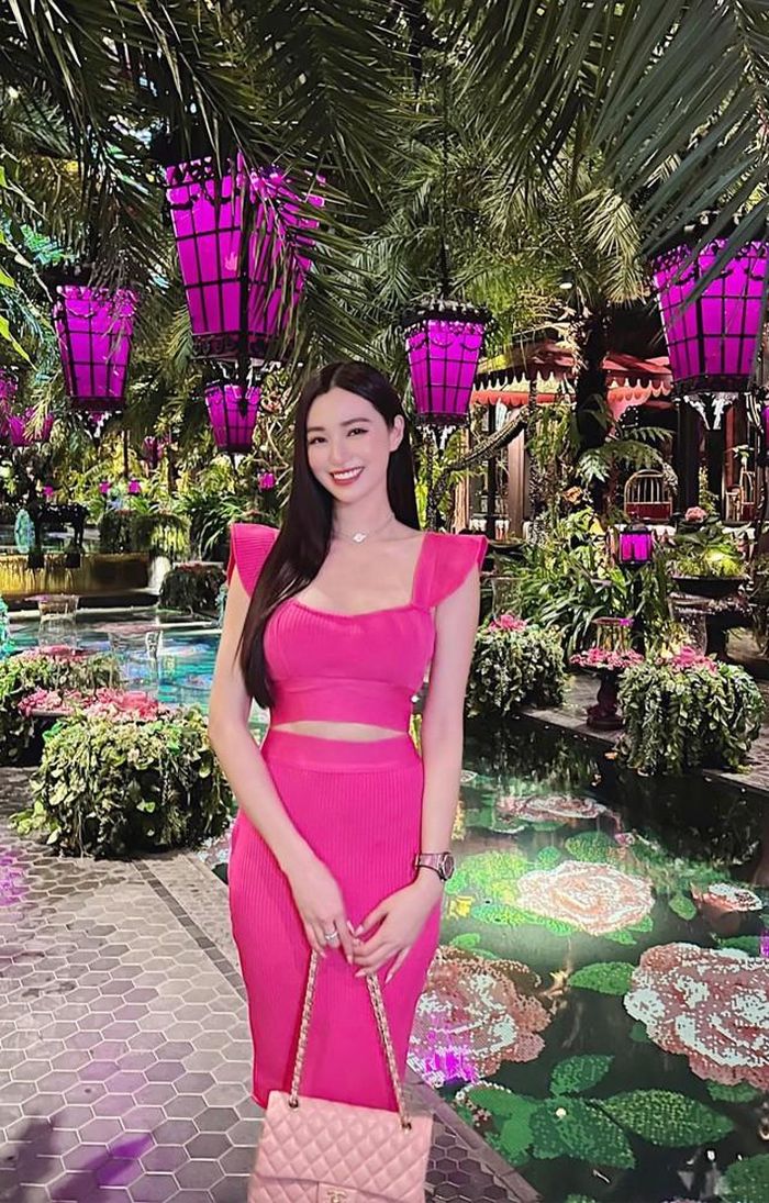 Bước sang tuổi 35, nữ diễn viên tận hưởng cuộc sống bình yên, cô sống kín tiếng hơn xưa. Hiện tại, dù thoải mái về vật chất nhưng người đẹp vẫn tìm kiếm cơ hội để đóng phim, thỏa mãn đam mê của mình.