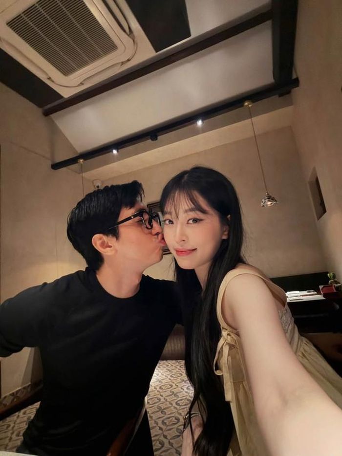 Bình An và Á hậu Phương Nga ngọt ngào như lúc mới yêu.
