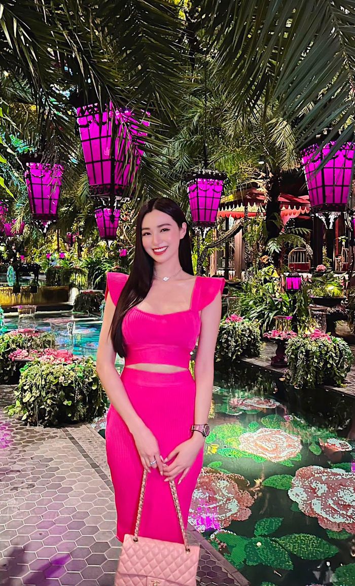 Trước chia sẻ của Khánh My, Trường Giang không lên tiếng. Sự việc ồn ào sau đó đi vào dĩ vãng khi Nhã Phương - Trường Giang có cuộc sống hạnh phúc và bản thân Khánh My cũng có cuộc sống mãn nguyện.