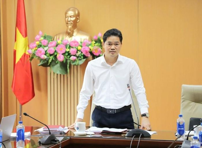 TS.BS Vũ Mạnh Hà - Ủy viên Dự khuyết Ban Chấp hành Trung ương Đảng, Thứ trưởng Thường trực Bộ Y tế, Chủ tịch Hội đồng chuyên môn Trung ương phát biểu chủ trì cuộc họp. Ảnh: Trần Minh