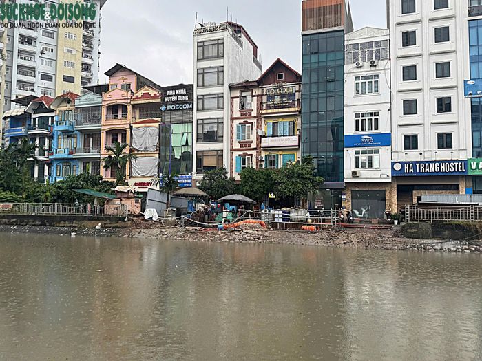 Trong điều kiện mưa còn diễn biến phức tạp, mực nước trên các sông tiếp tục được theo dõi. Người dân tại các khu vực ven sông, vùng trũng thấp cần chủ động cập nhật thông tin thời tiết, tình hình mưa và cảnh báo ngập úng để có phương án di chuyển, bảo đảm an toàn.