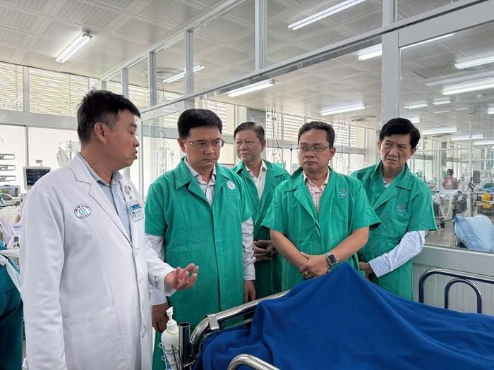 Hiện 4 nạn nhân vụ cháy đang được điều trị tại Bệnh viện Chợ Rẫy. Ảnh: Cẩm Nương.