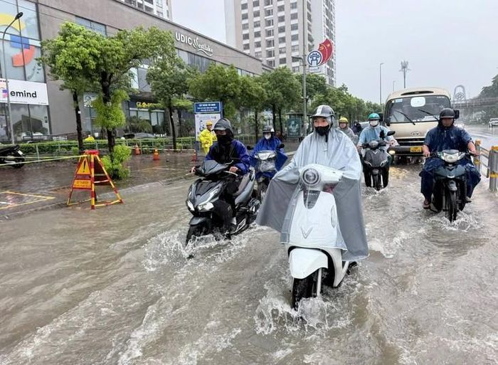 Miền Bắc đang trải qua đợt mưa rất lớn, nhiều khu vực ngập úng. Ảnh: PV