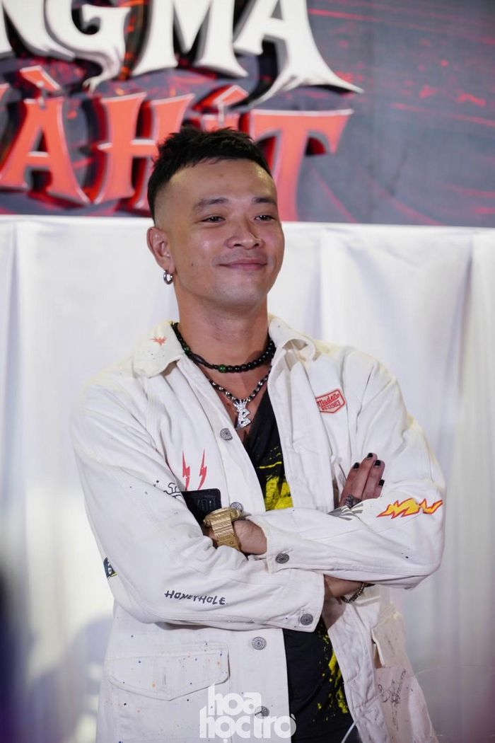 Diễn viên Hoàng Phi.
