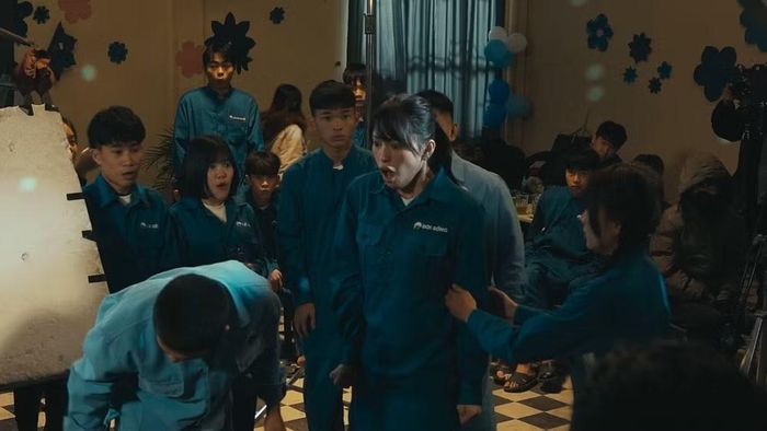 Nàng hậu có cảnh "ra tay" với Nguyễn Hùng.